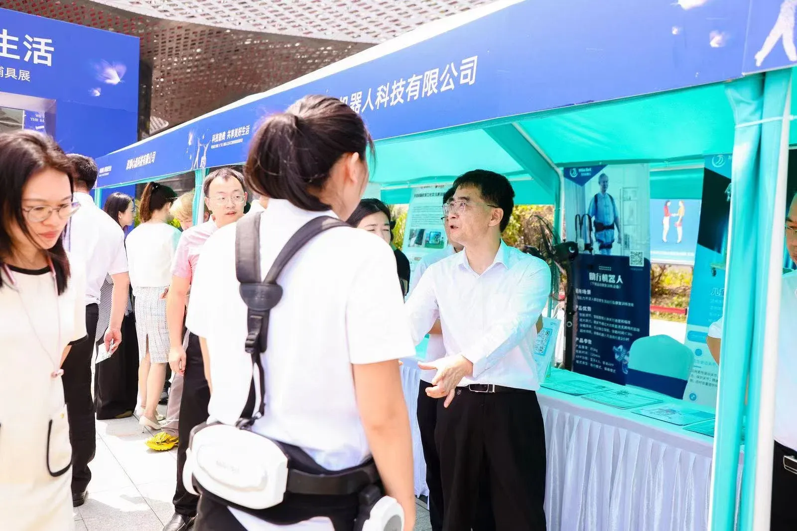 「科技助残」迈步机器人受邀参与北京、深圳等地残联助残活动，科技助力残疾人士共享美好生活